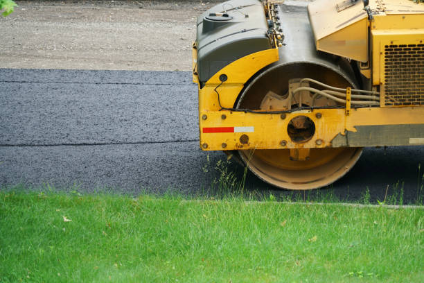 Best Asphalt Driveway Installation  in Smithville, OH